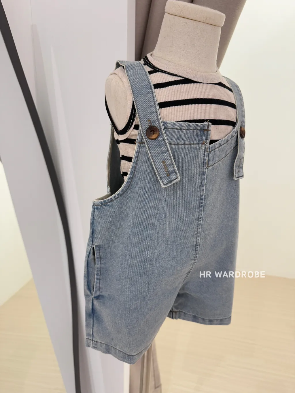 HR WARDROBE-1740745492927