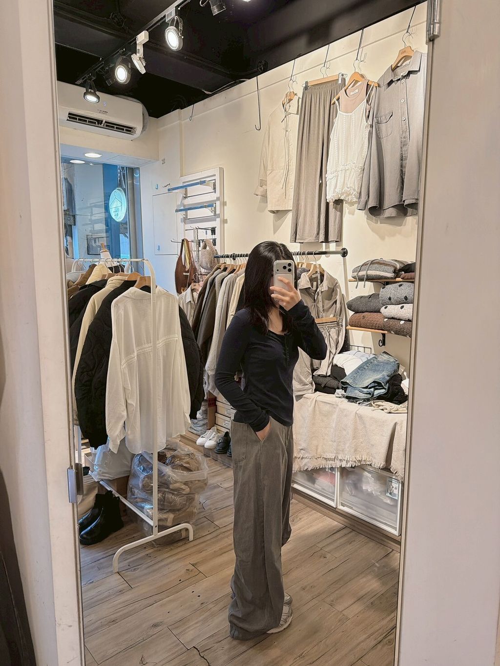 LINE_ALBUM_202634_260304_19