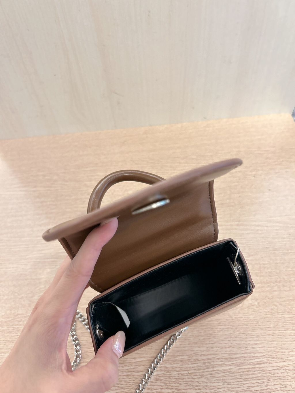 LINE_ALBUM_202564_250604_2