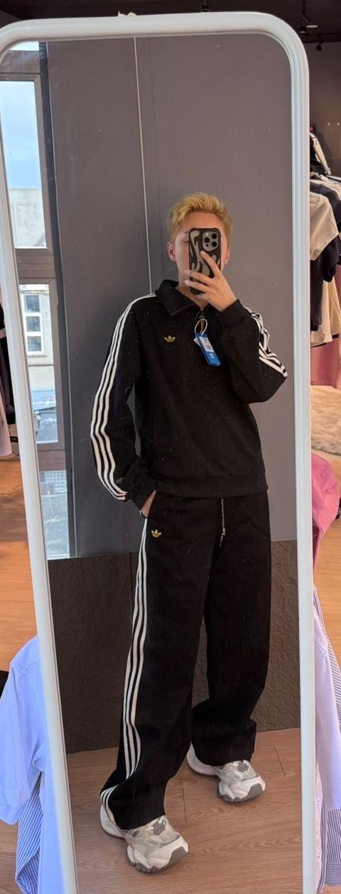 fe5efecf-6f4f-4f41-b80f-d883ab523623