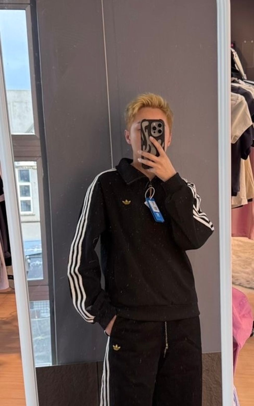 fe5efecf-6f4f-4f41-b80f-d883ab523623