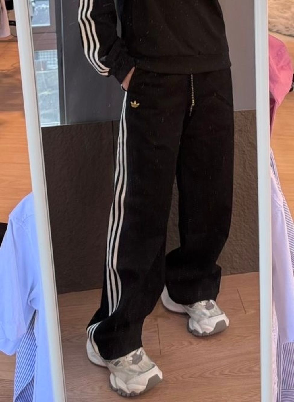 fe5efecf-6f4f-4f41-b80f-d883ab523623