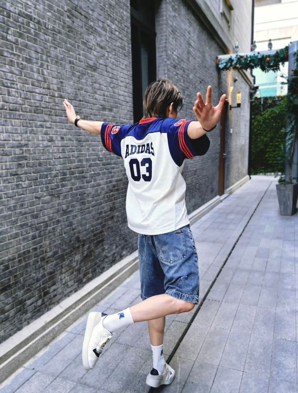 a08ebd2f-3b30-43f3-9c9e-21589fb56730