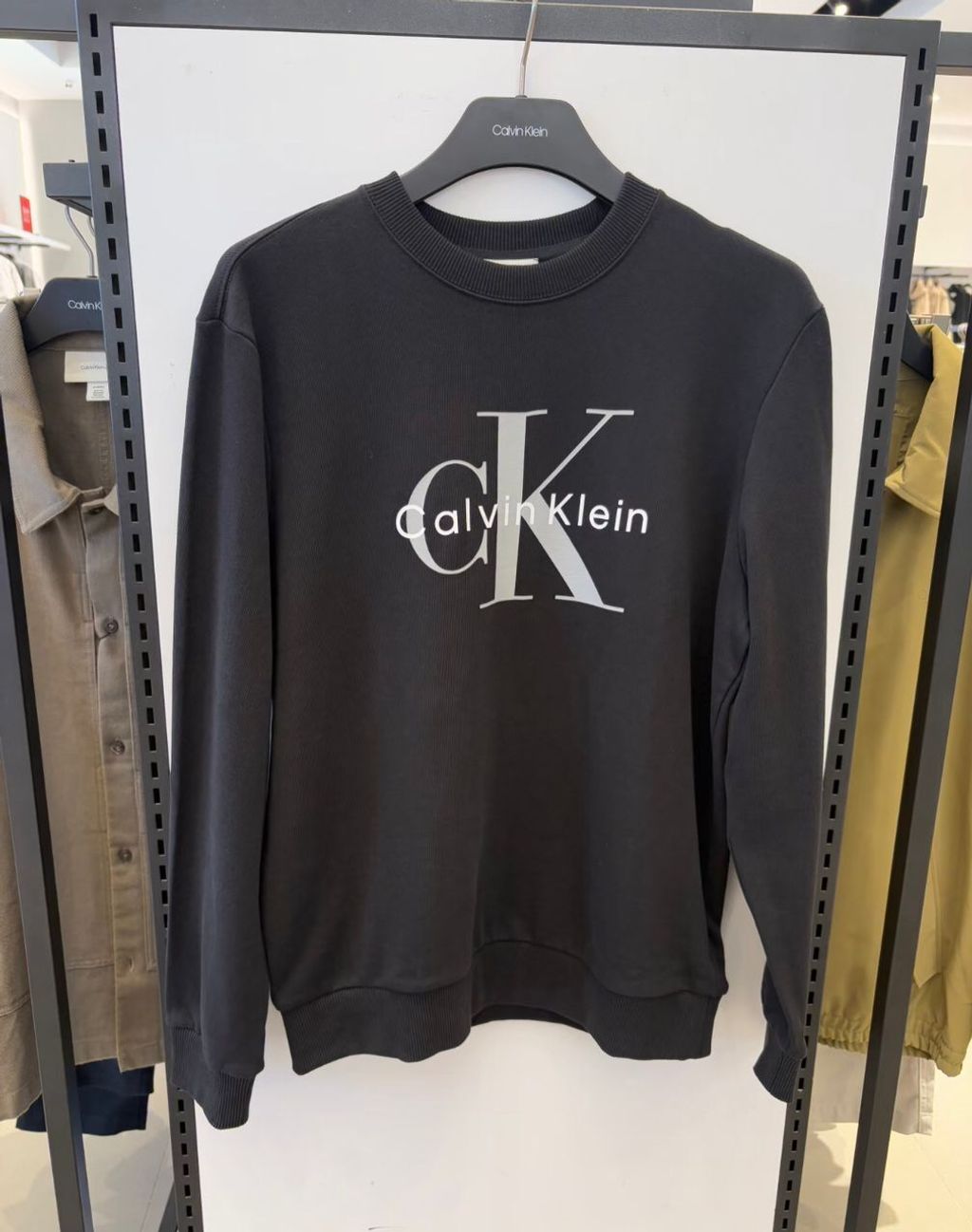 242e11e4-20e7-4679-b6c8-bf7280c59bae