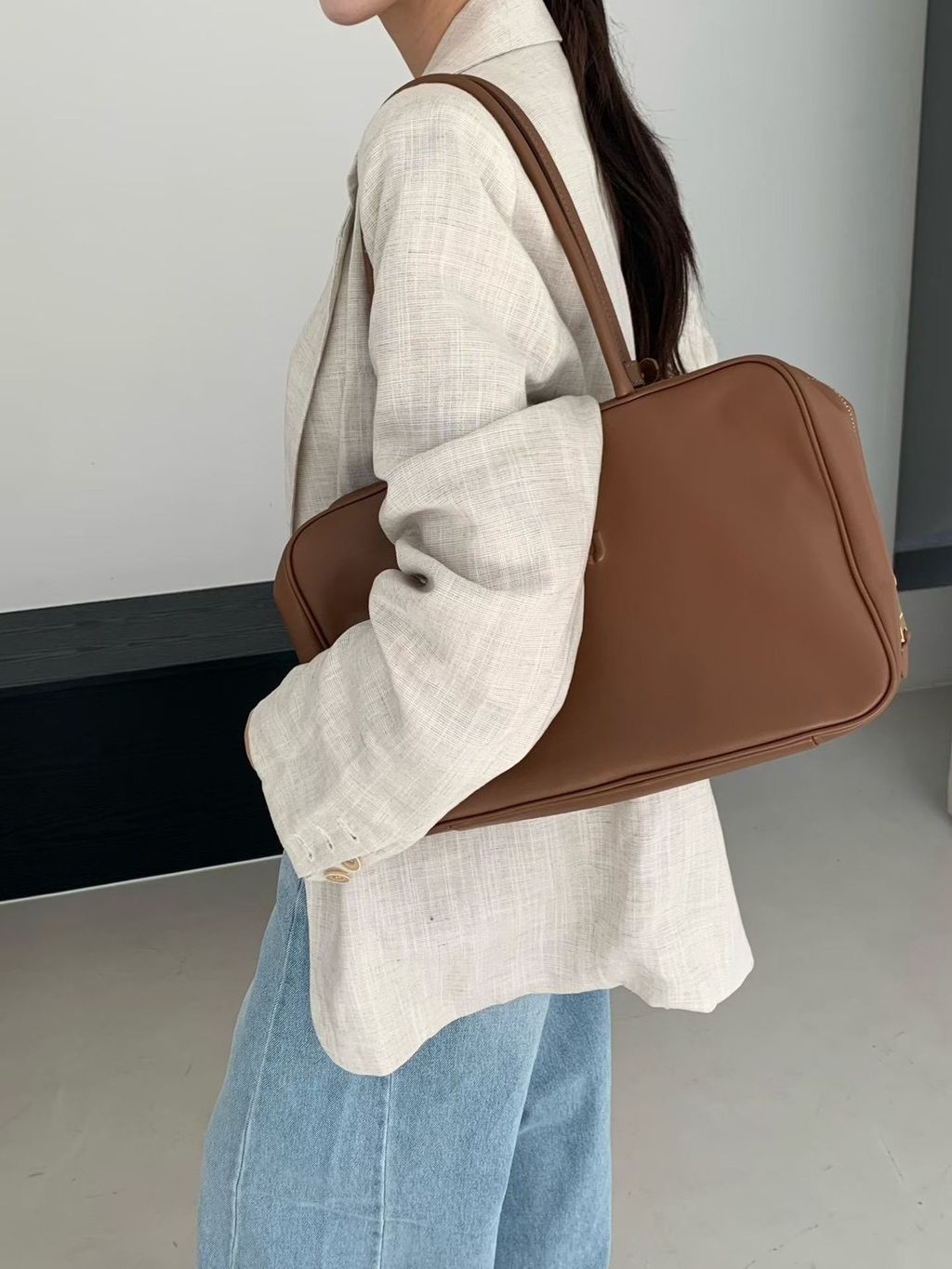 EB3EB4EE-2332-42E5-AFCA-B4CE963886BE