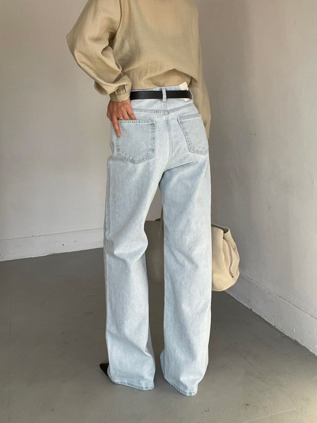 2E86B111-B2CF-4103-B439-830436BD5D14