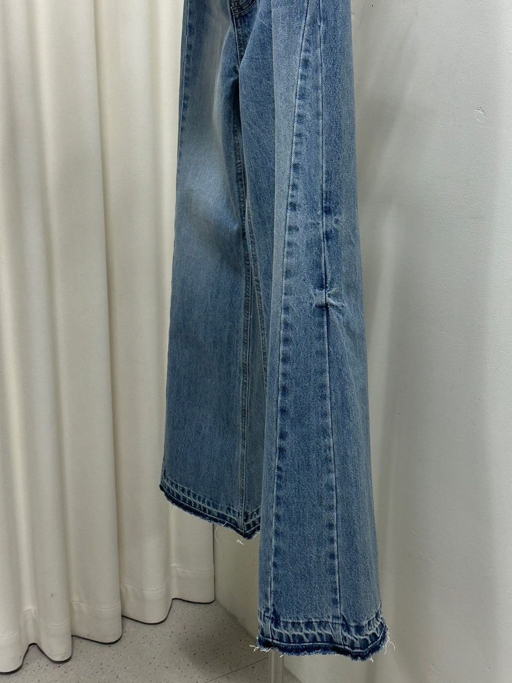 4B75B1E9-FF90-4A6B-AC12-5D6ED994029C