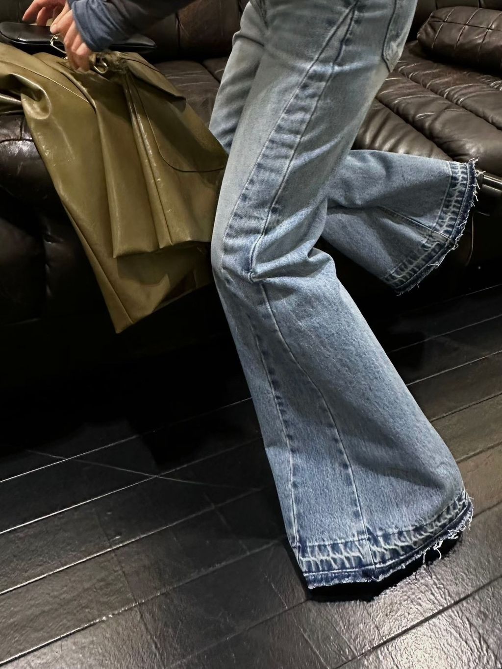 047D48E0-67C2-4EA4-AC64-FCE8AF539B70