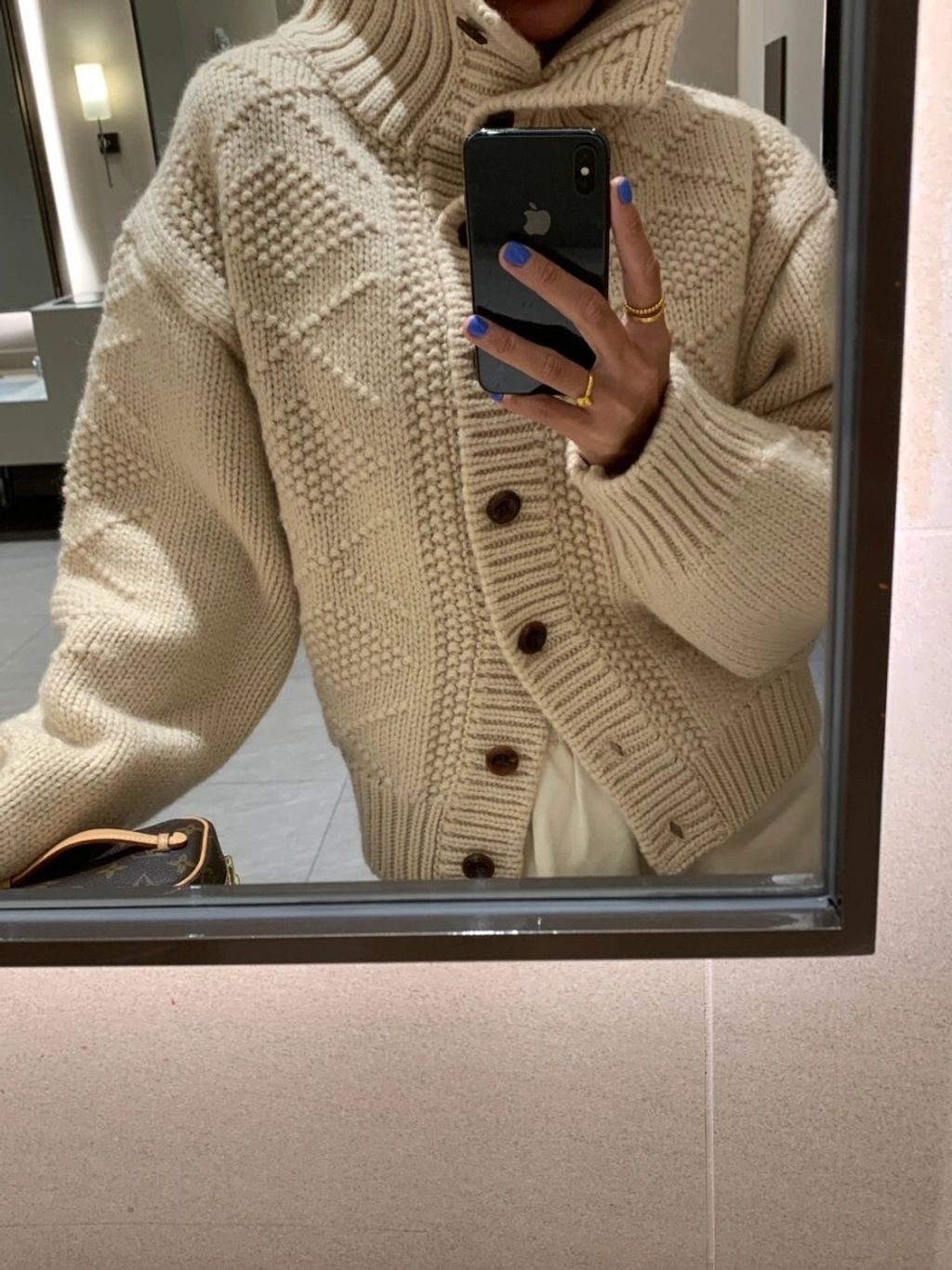 BD79FE92-23BD-4E49-BBA7-35908CAB10FA