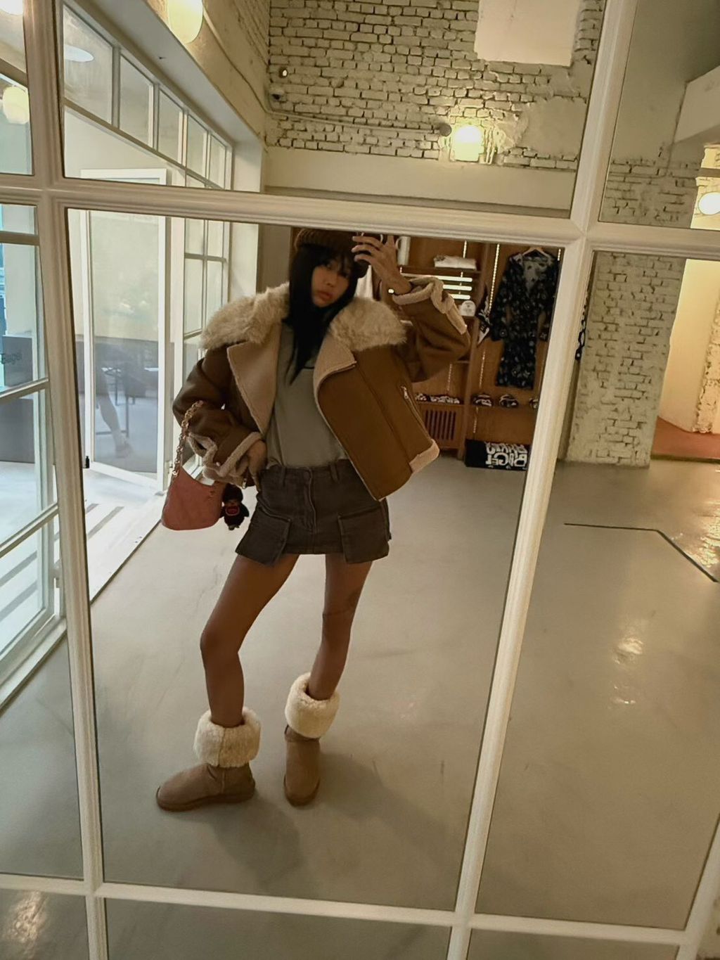 E85DF76B-6B2F-46D5-8703-07E02E858401