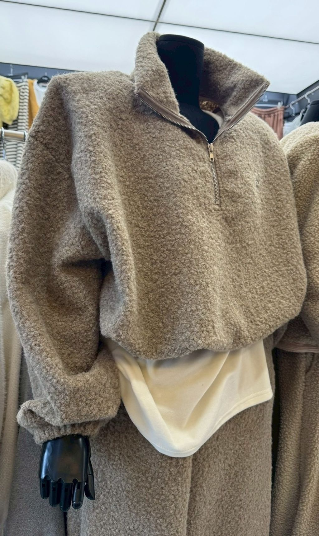 4FD19303-CAD0-4F16-9CA5-BE13DE847E7E