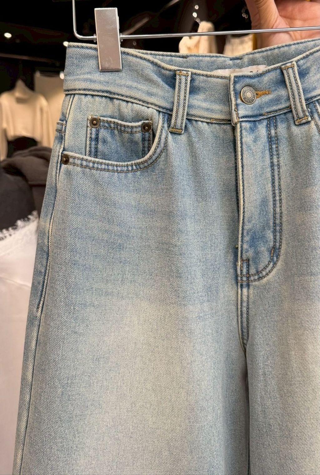 D9933169-F797-4561-B04F-3E76CB2BAD72