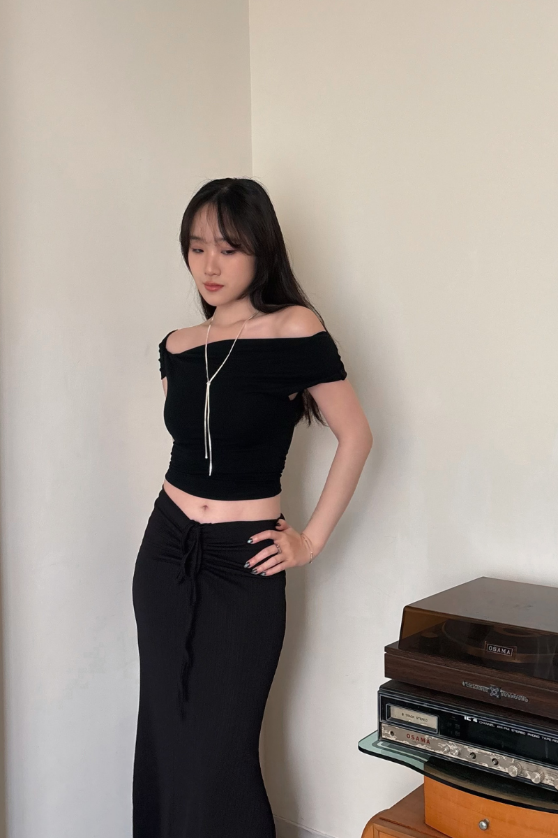 扭結褶皺感一字領Bra Top_3_800x1200