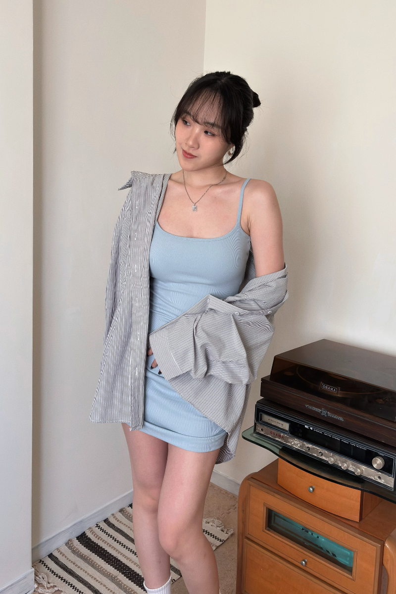 抓皺貼臀洋裝_藍_3_800x1200