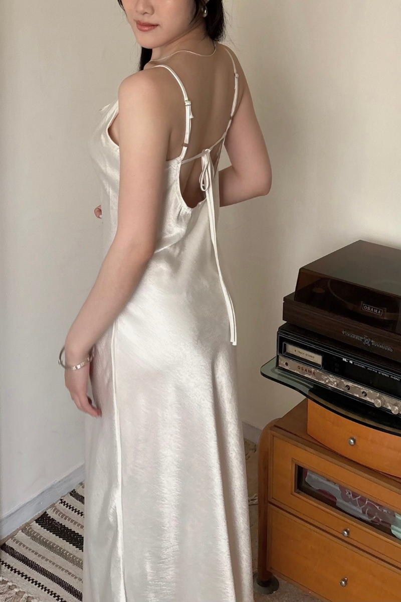 緞面挖背長洋裝_杏_3_800x1200