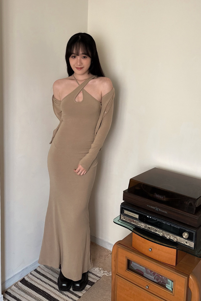 美背交叉長洋裝套裝_奶茶_7_800x1200