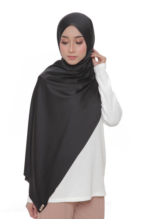 8.12.18 FLIPYOURSHAWL - HANIF12890