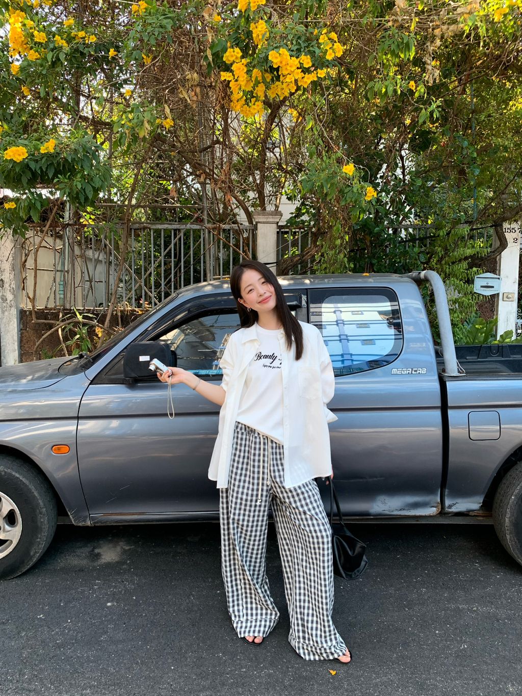 817d7040559f4692bc9e102f04e23726