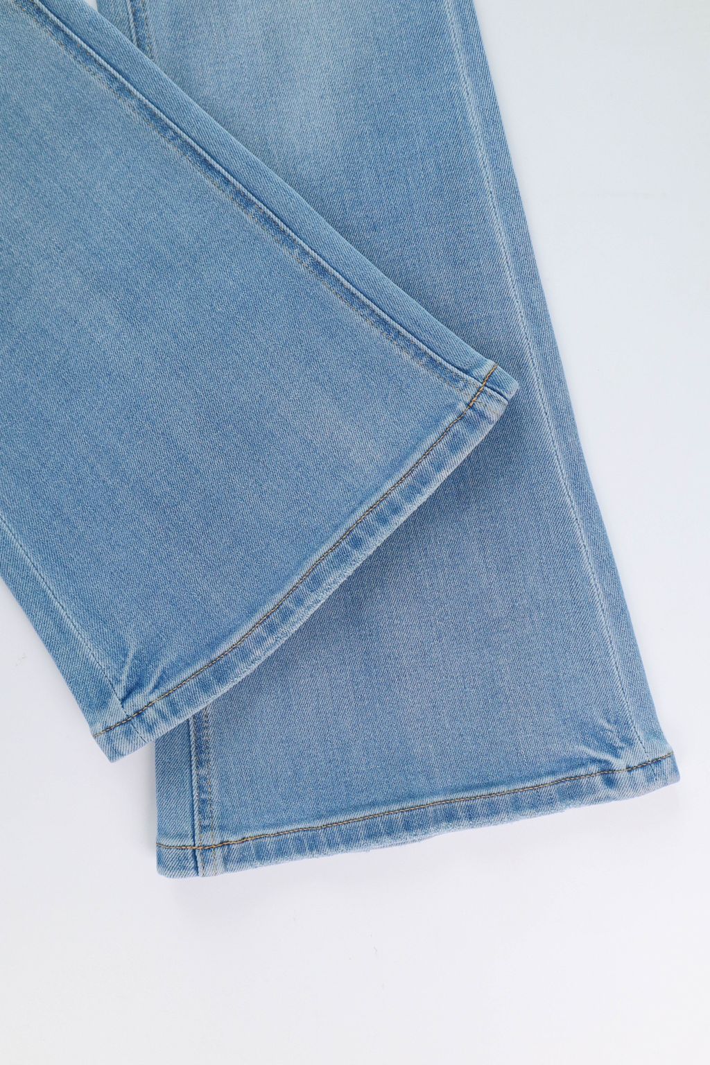 e6887109a34bc97e48e6ff23118a5839