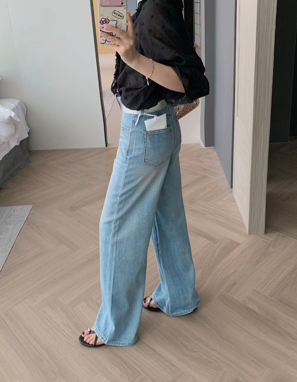 4563b615fd34192ed14b0f24a1636381