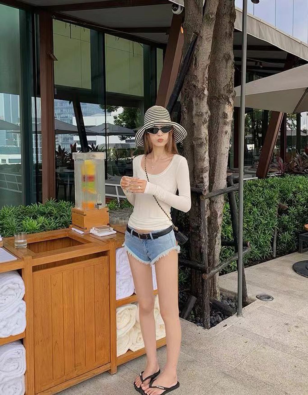 5a41141f1ebb0e75a5be2ce257660423