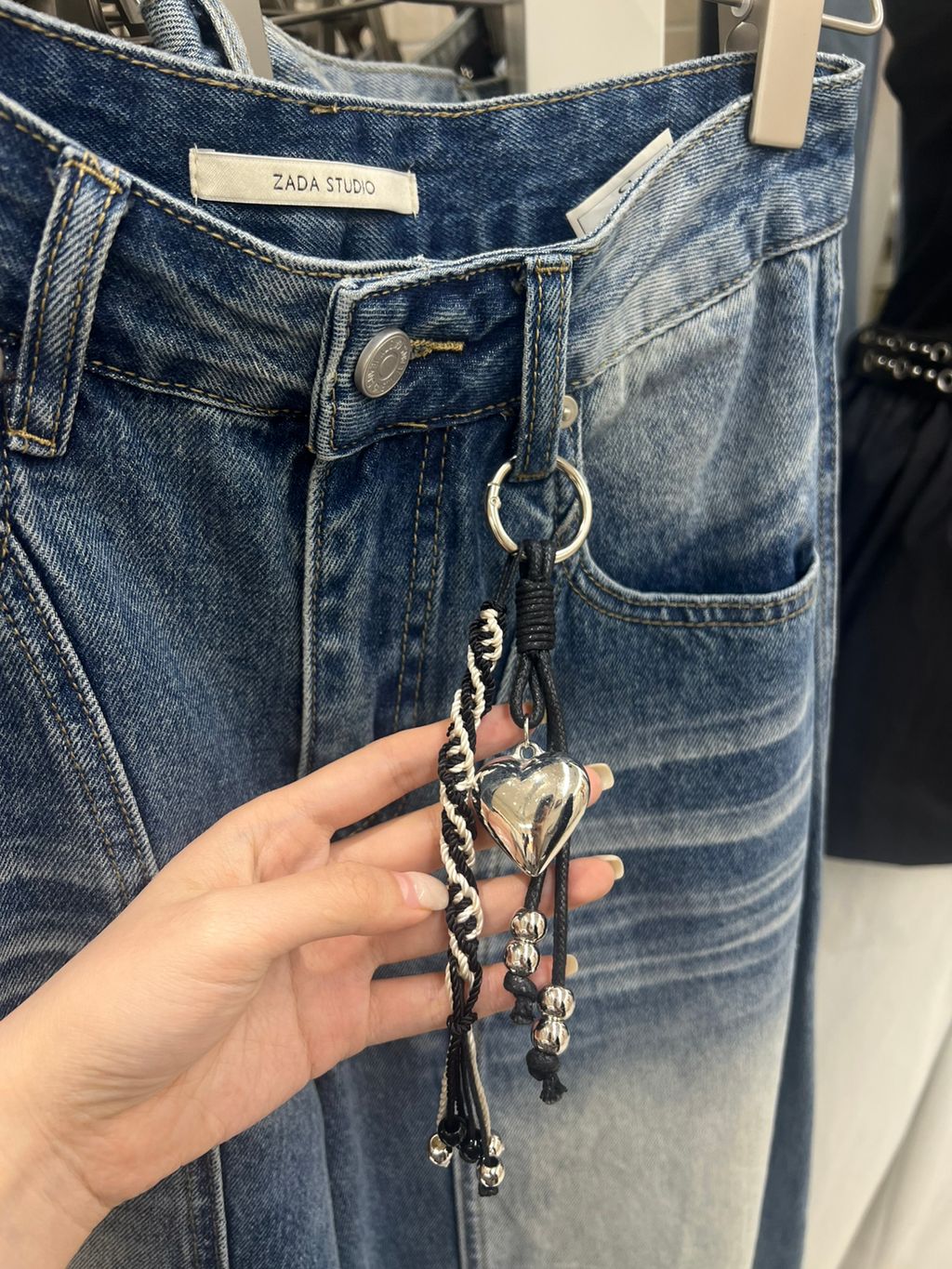 6d7af8d7fcd3a3b51cac1c16982ab984