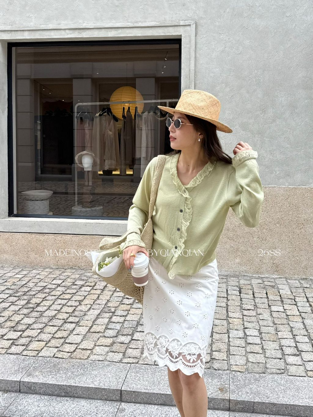 2268429aec30497c7c51a2a8c54241a1