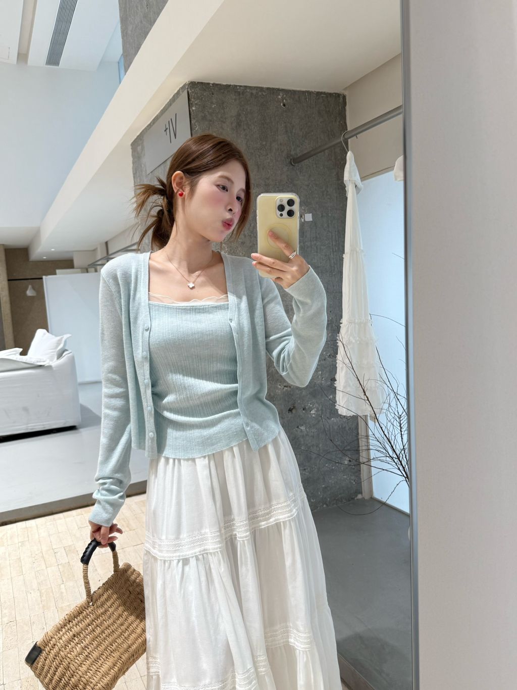 89afc3e0559d4a4baea4c7e27ddf0fbe