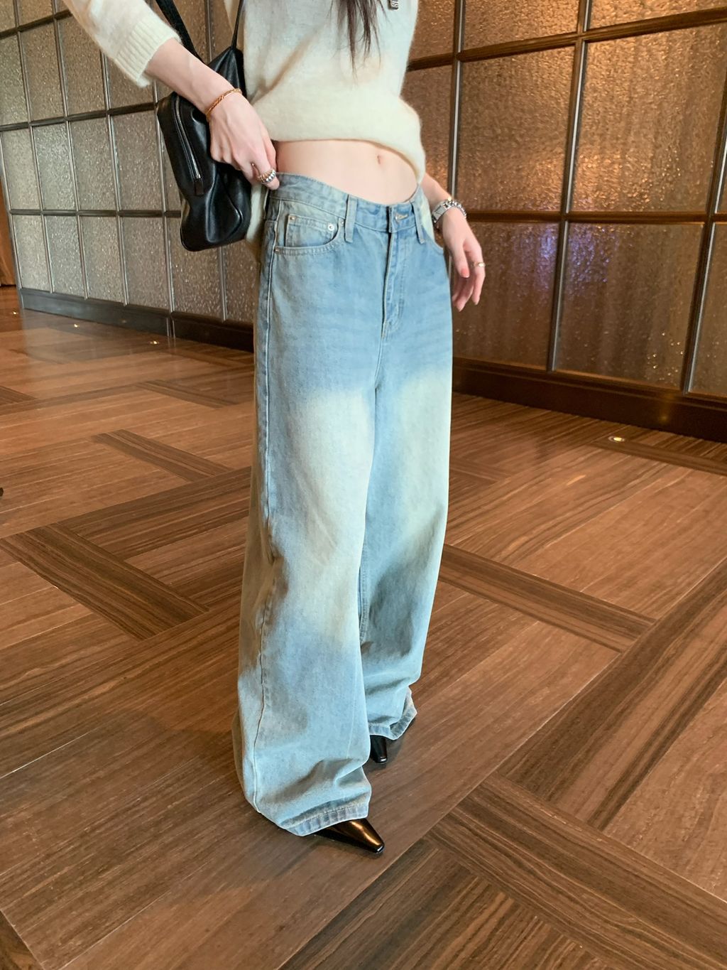 03ac1e75632985f4f4326cf7f79a34c9