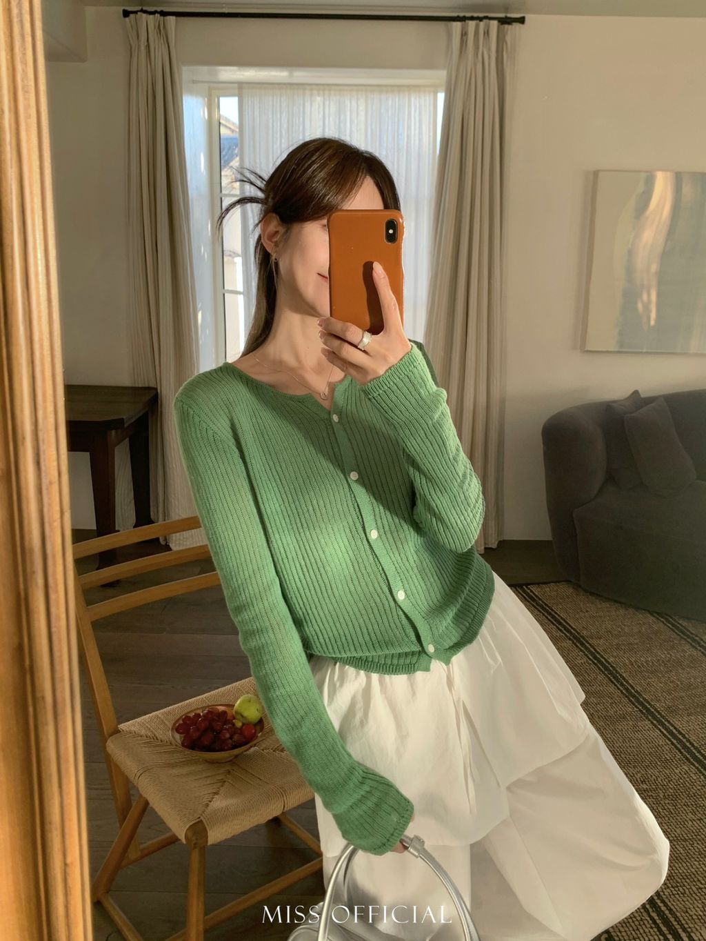 421920b124d70fb5a752af3a5676893b