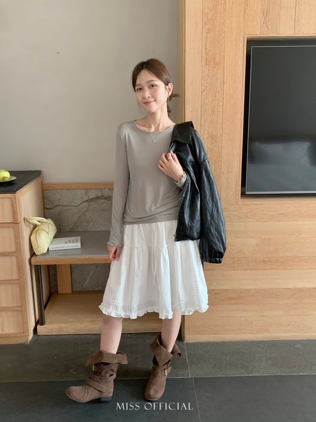 76b6a12983a9d103fb6b22d91c6e26ab