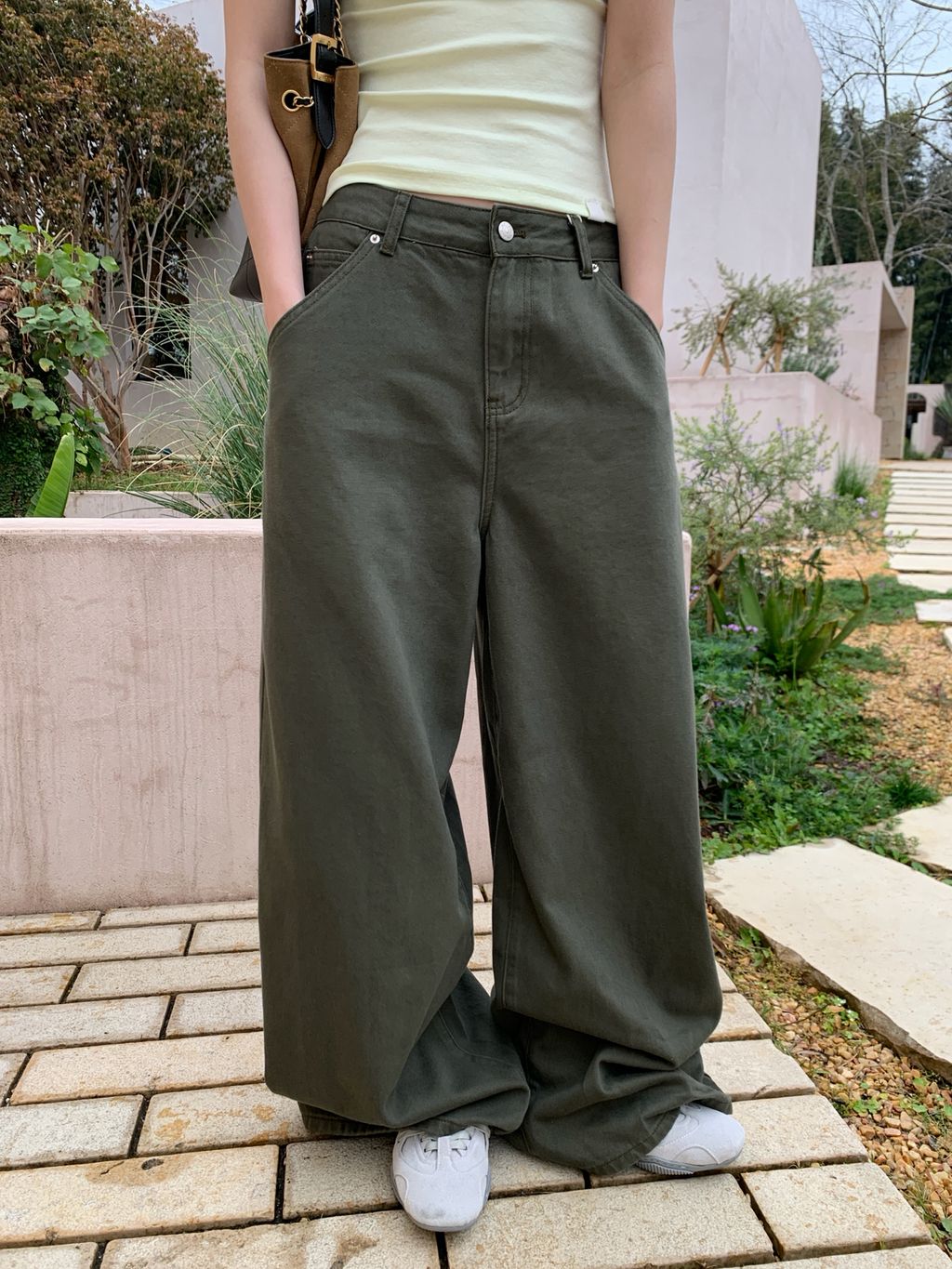 eb873e9d8acb433b1292ec6d8f42436a