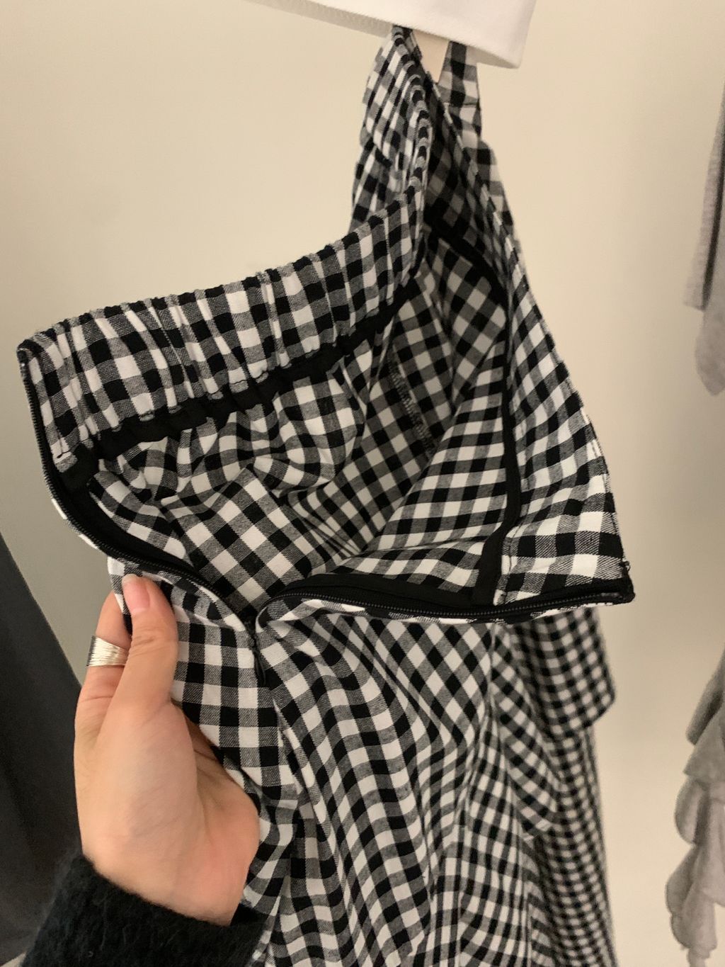 1b3fad407028569229ab27eb6e95a84e