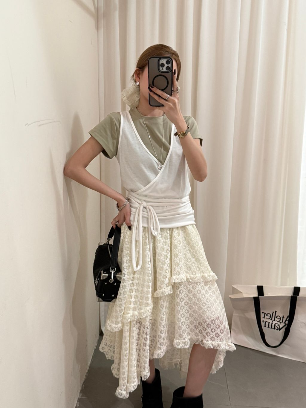 e7e507717d18a4314fb8dc80d2fdf052