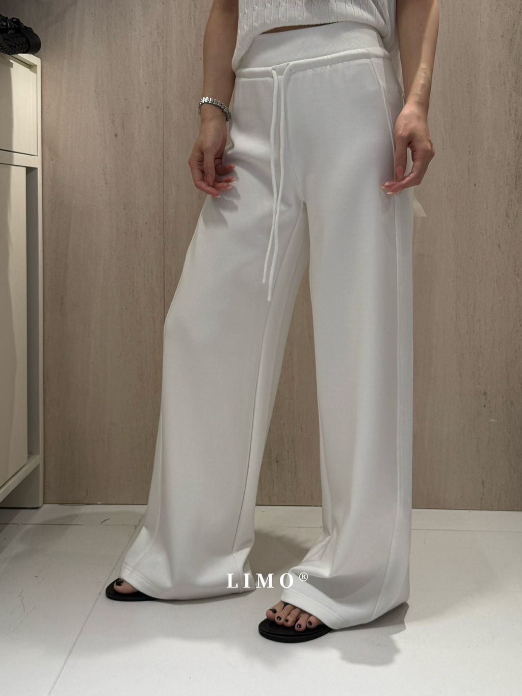 4c726e612faed96c947493539d2d8c79