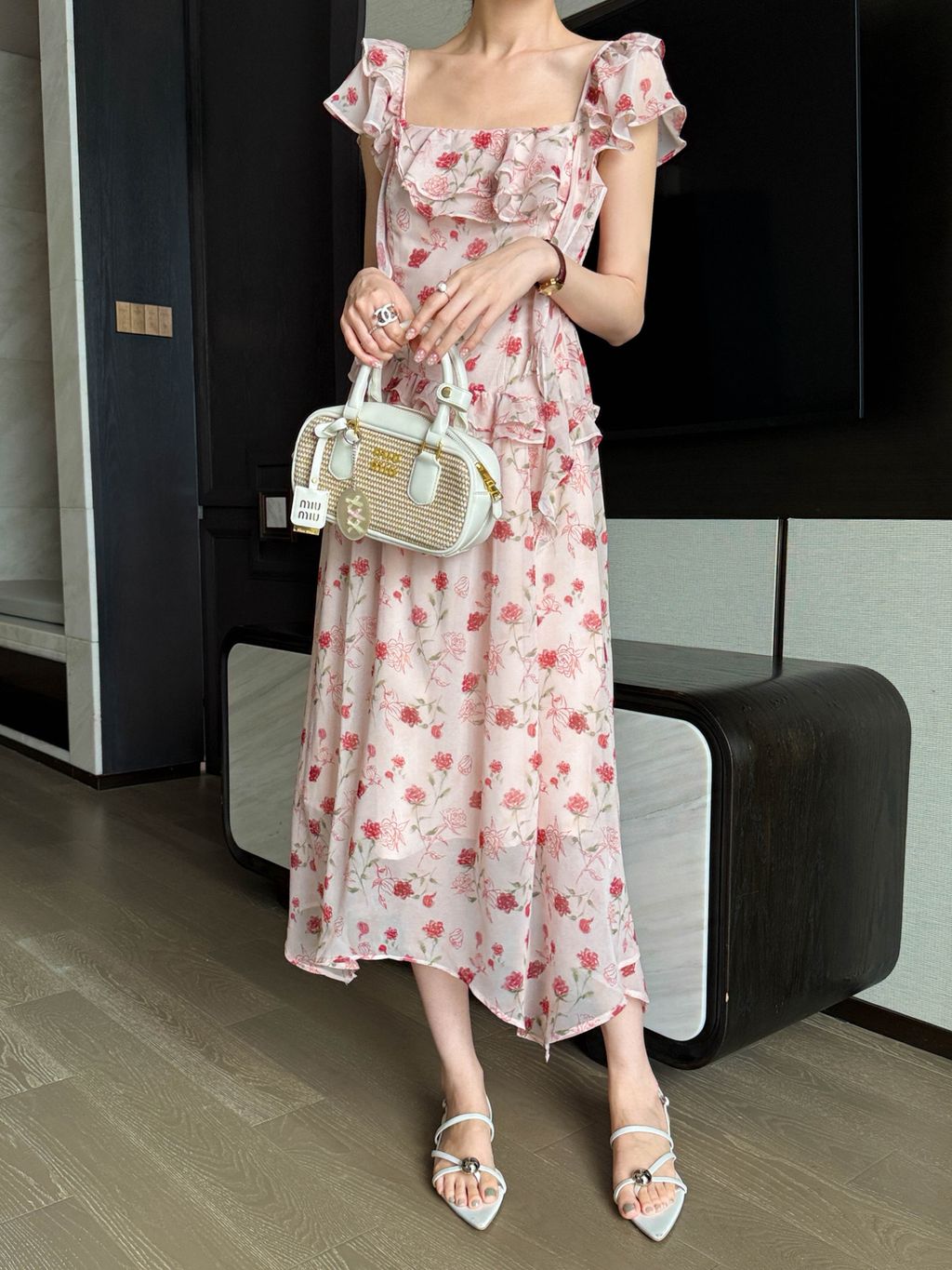 84276b190adf943e7dd99f0bd51edb17