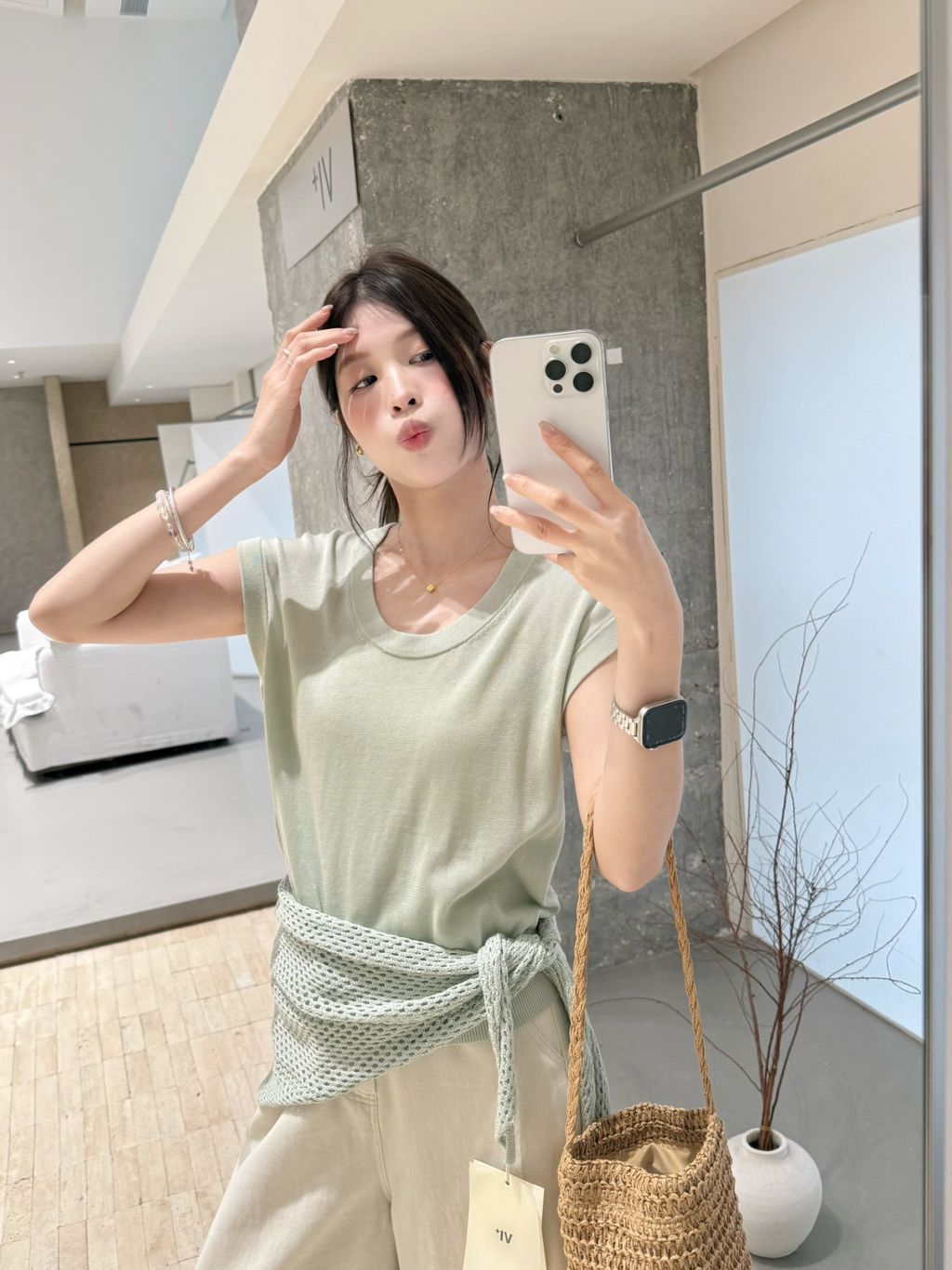 100aee62da6fa80403c194336154ddc6