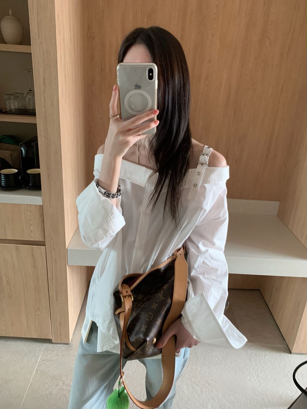 e9efde0e5aa244668f4b443c47a7aebe