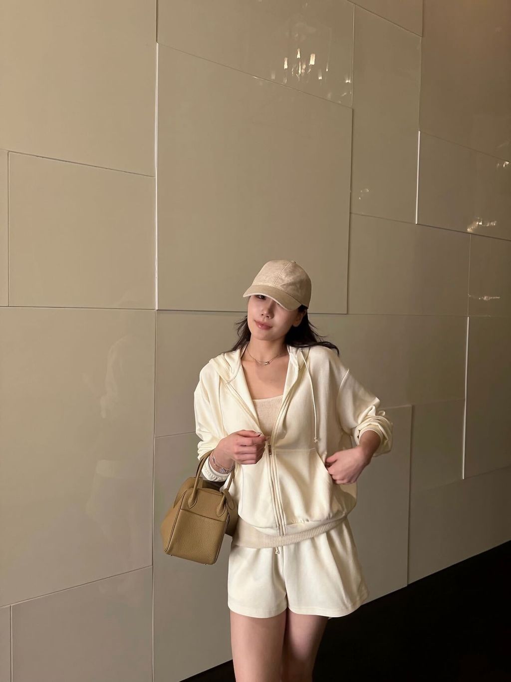 18444d9c8aa8f9a553aa9b5683851e9b