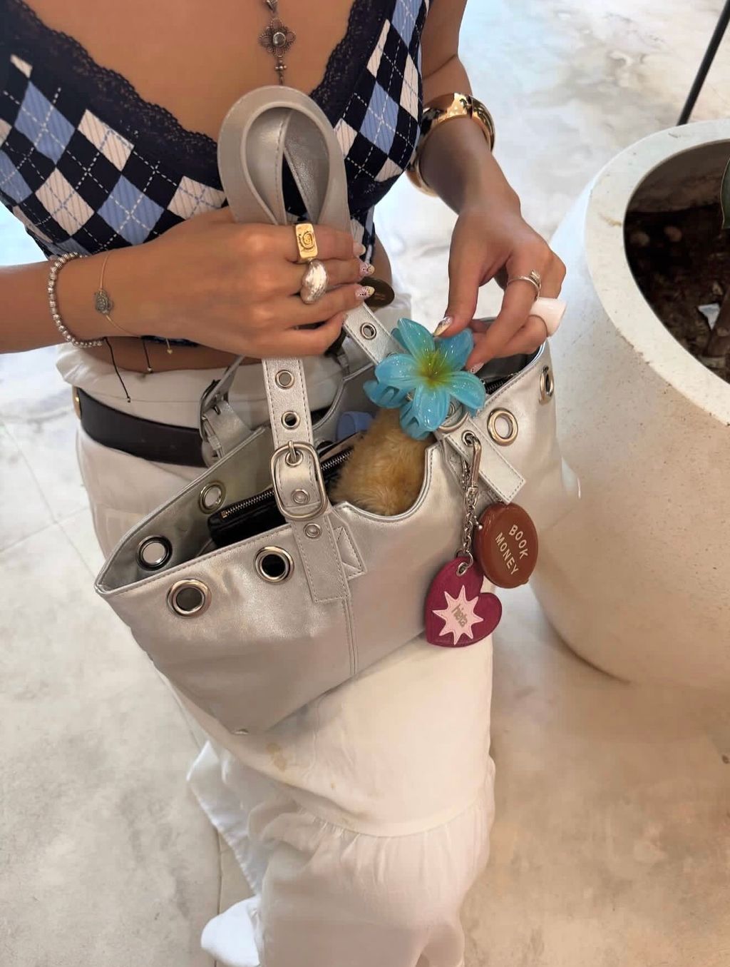 b110819f911ccc403af35bc7625b986d