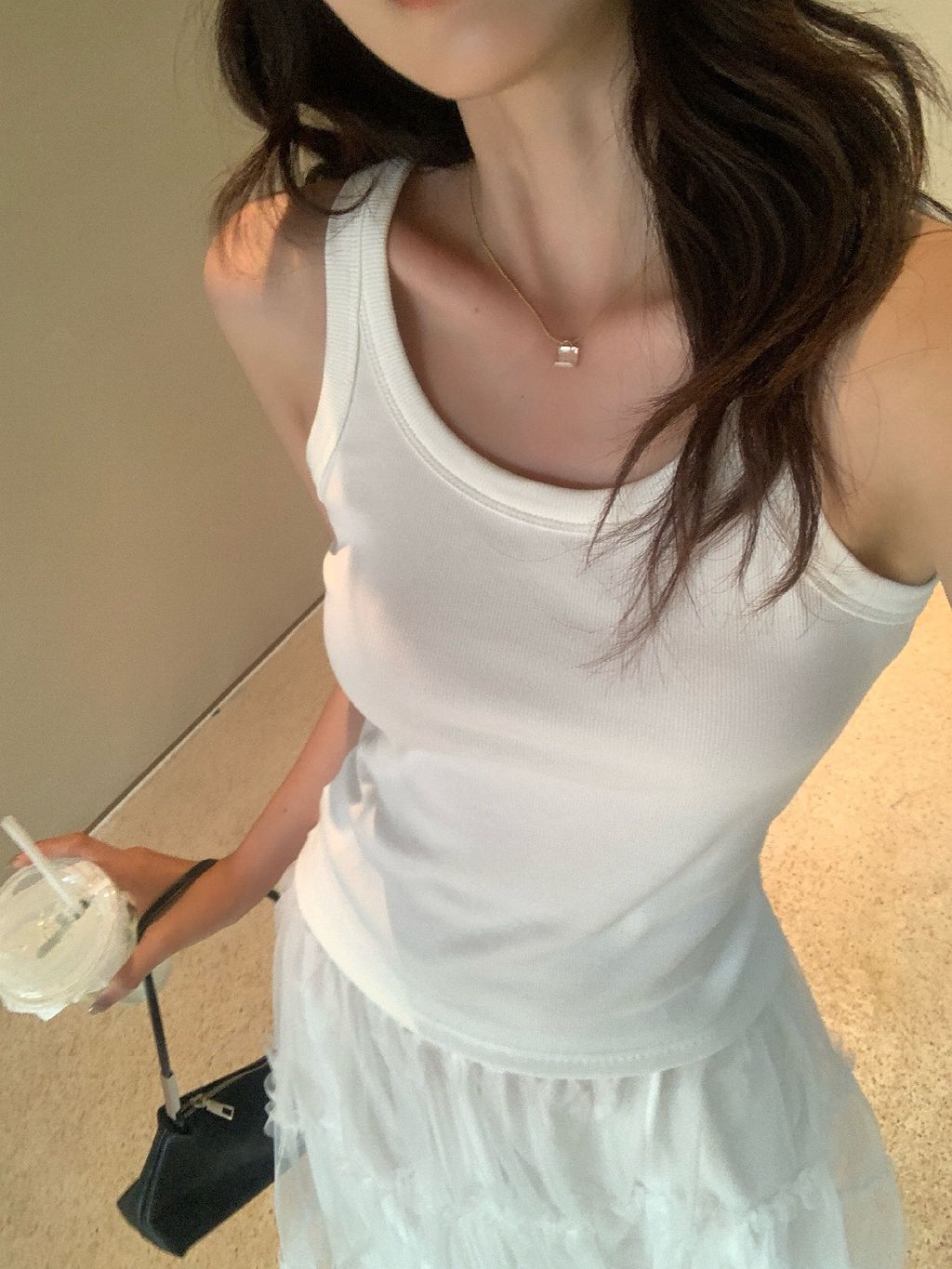 0a87e6d870e079f63af59d5130a70893