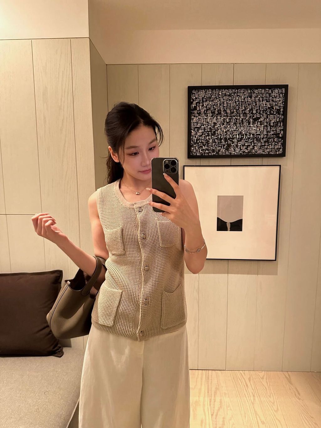 86a9e8828a25673e363f8e0da74afe94