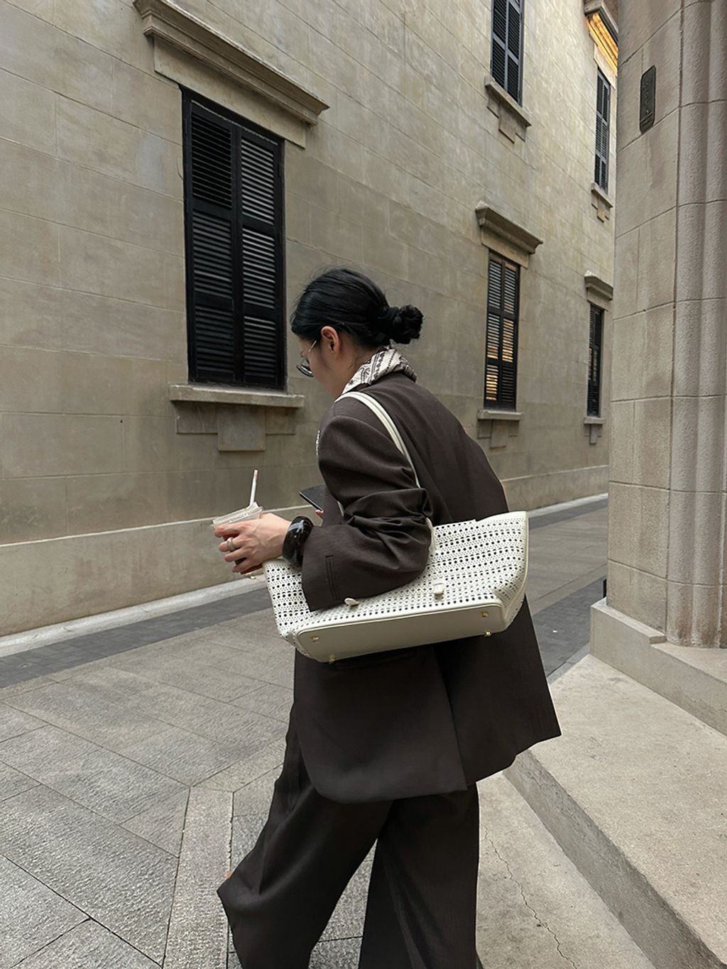 e82e37960bfc075960b4f0b4f1baa658