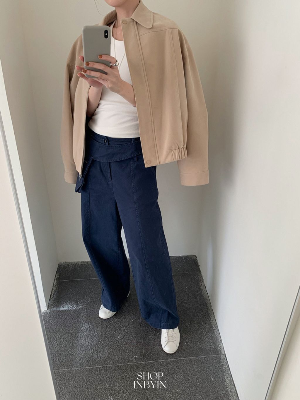 318885404e59fe0263995b8694430317