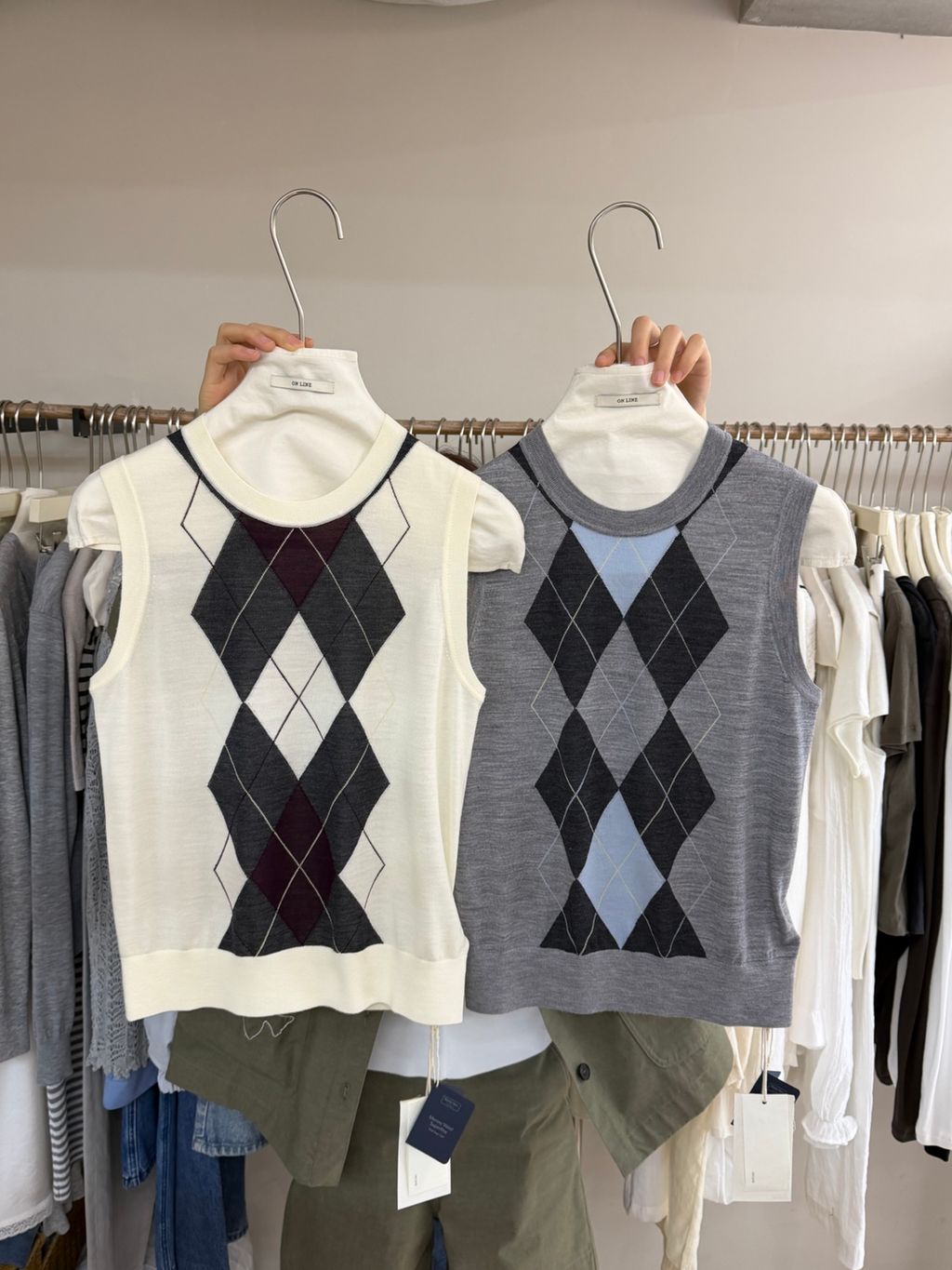 19301d6866157d4bb0b2fe33451e7b2d