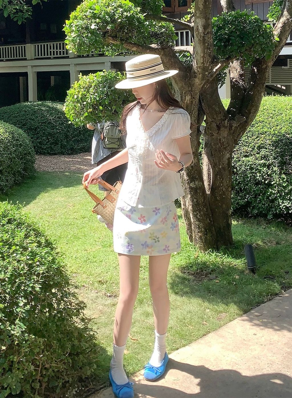 9882f0fe828bbeb59fe6565f81d5f69f