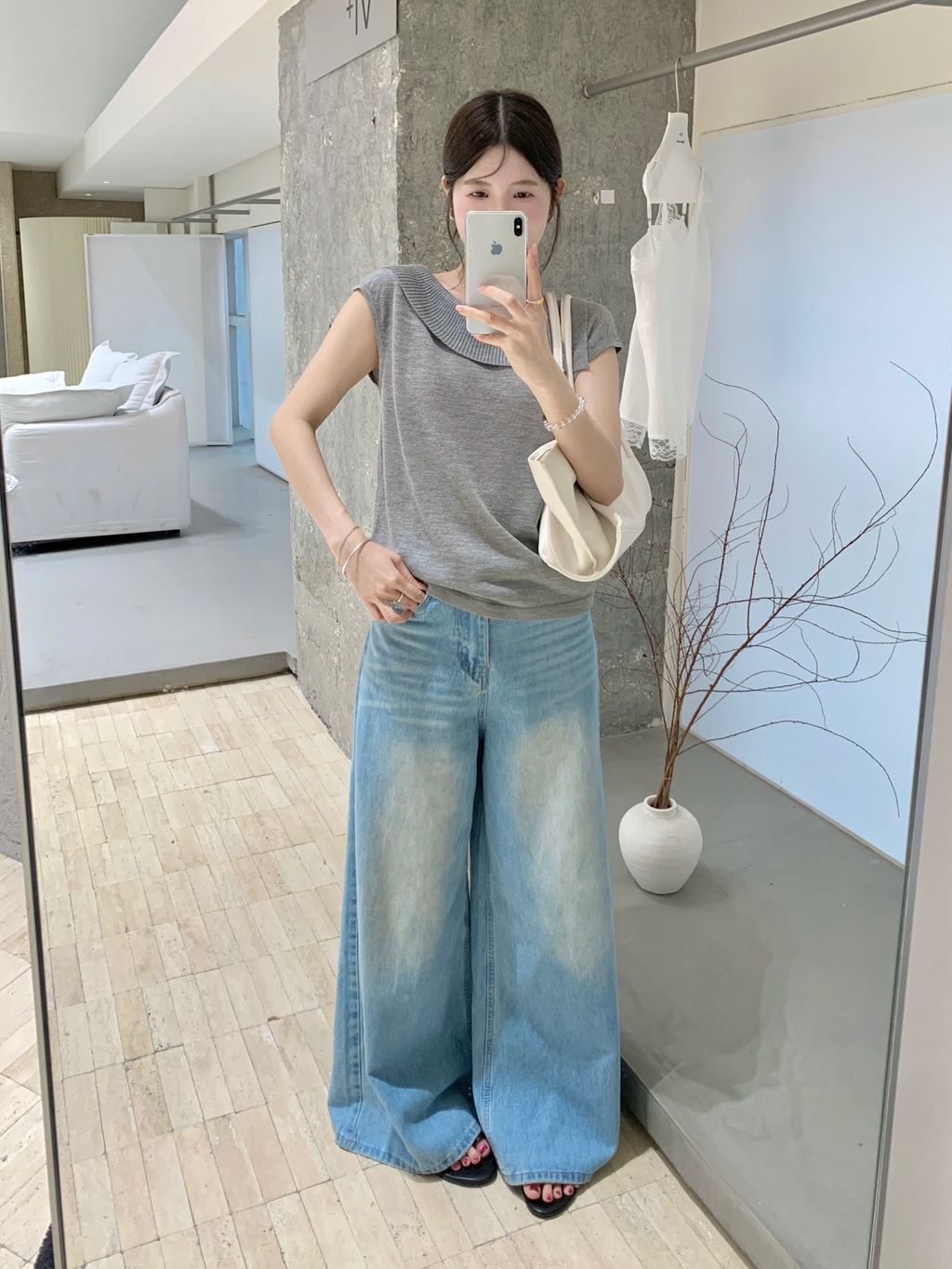 ed9048fca36876477a1a32e8a428f6e9