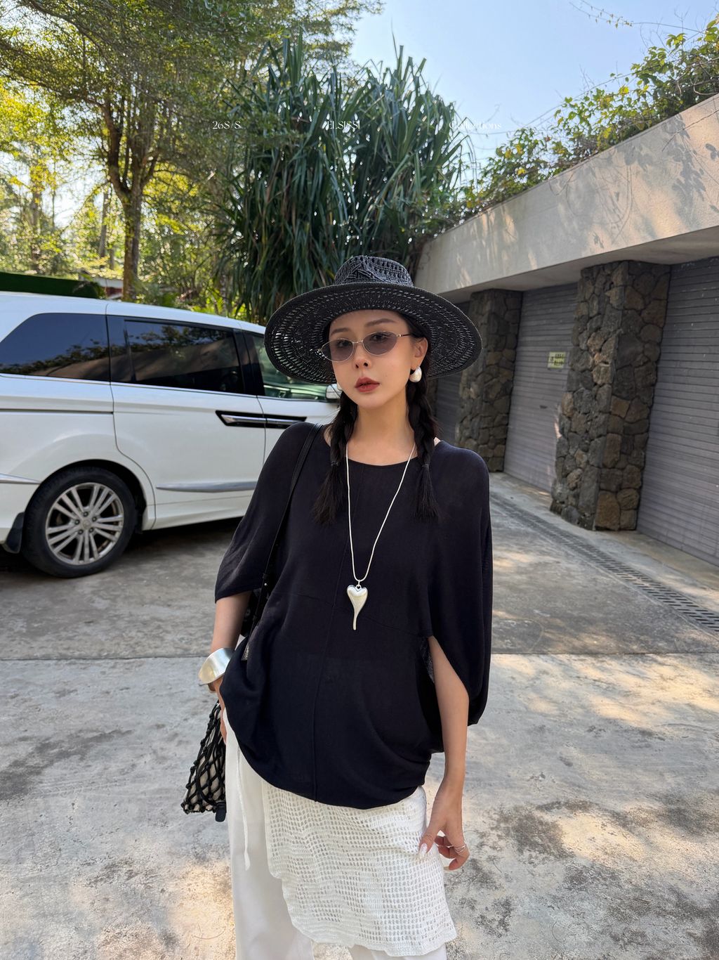 54da1a12be844a46244272c71d67294f