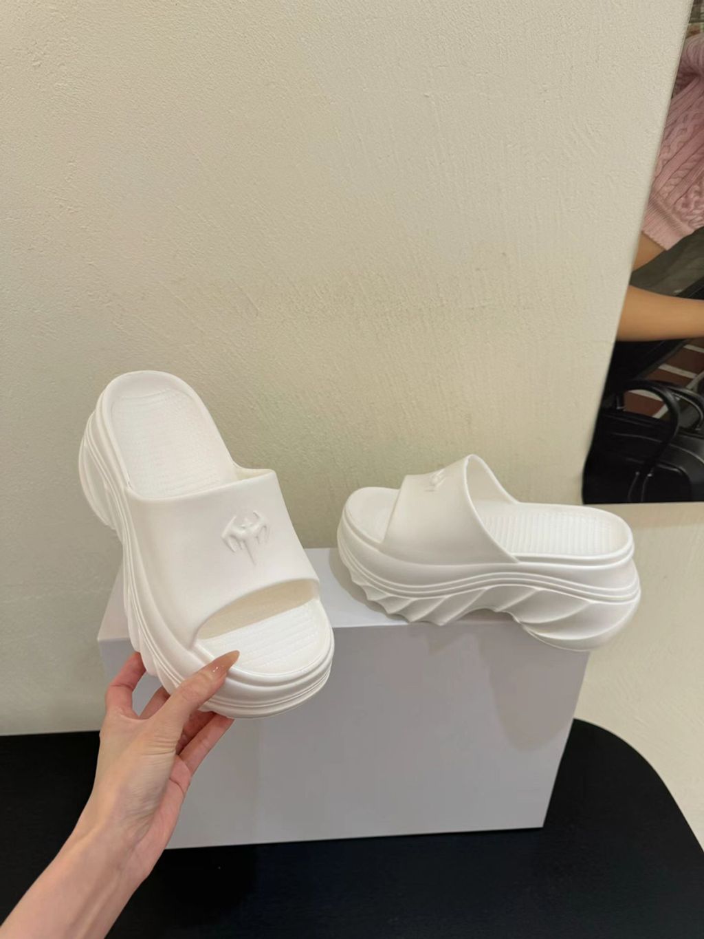 370e2881eb61ad4b50535497d8ef5f56