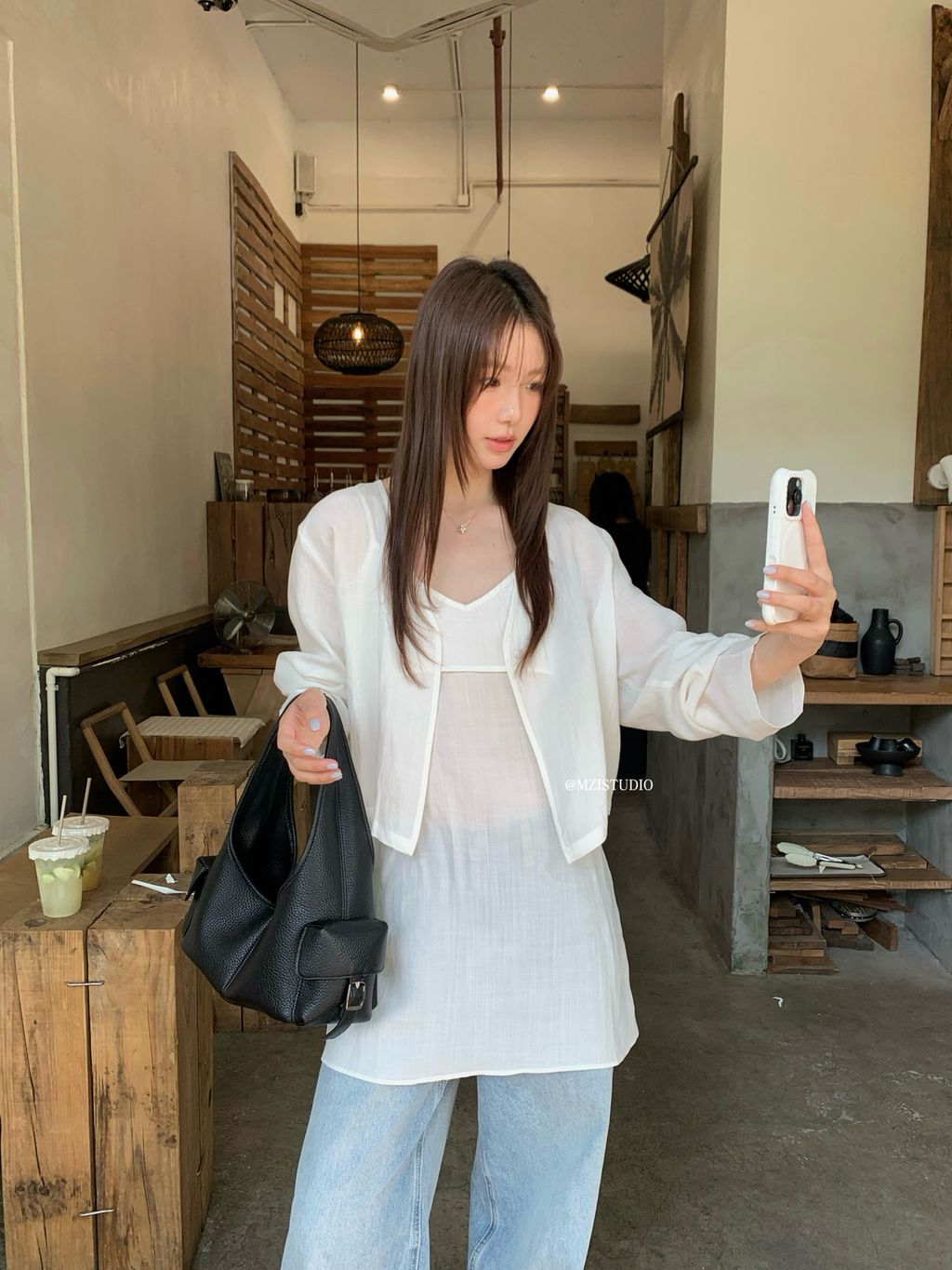 53b3d03a6347502eb8c6833ee665245f